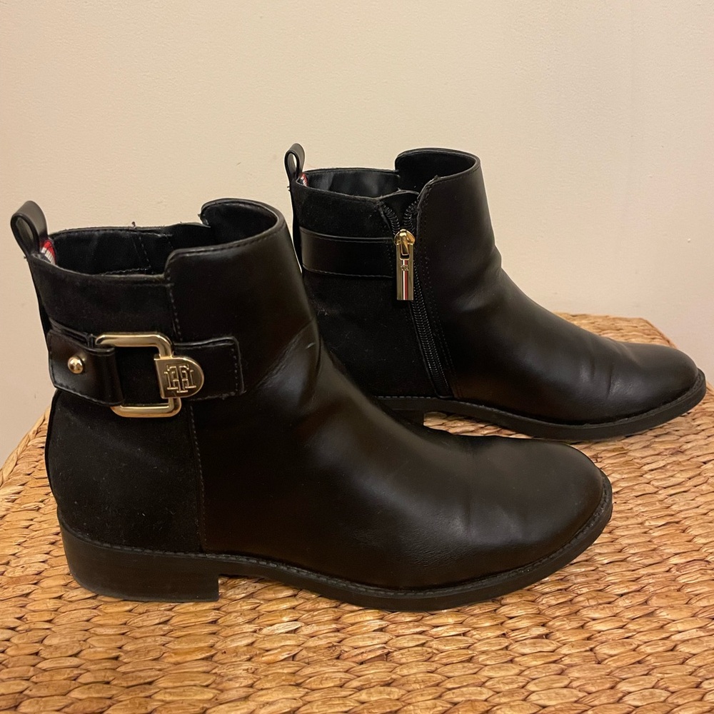 Tommy Hilfiger Black Ankle Boots – Size 6.5M